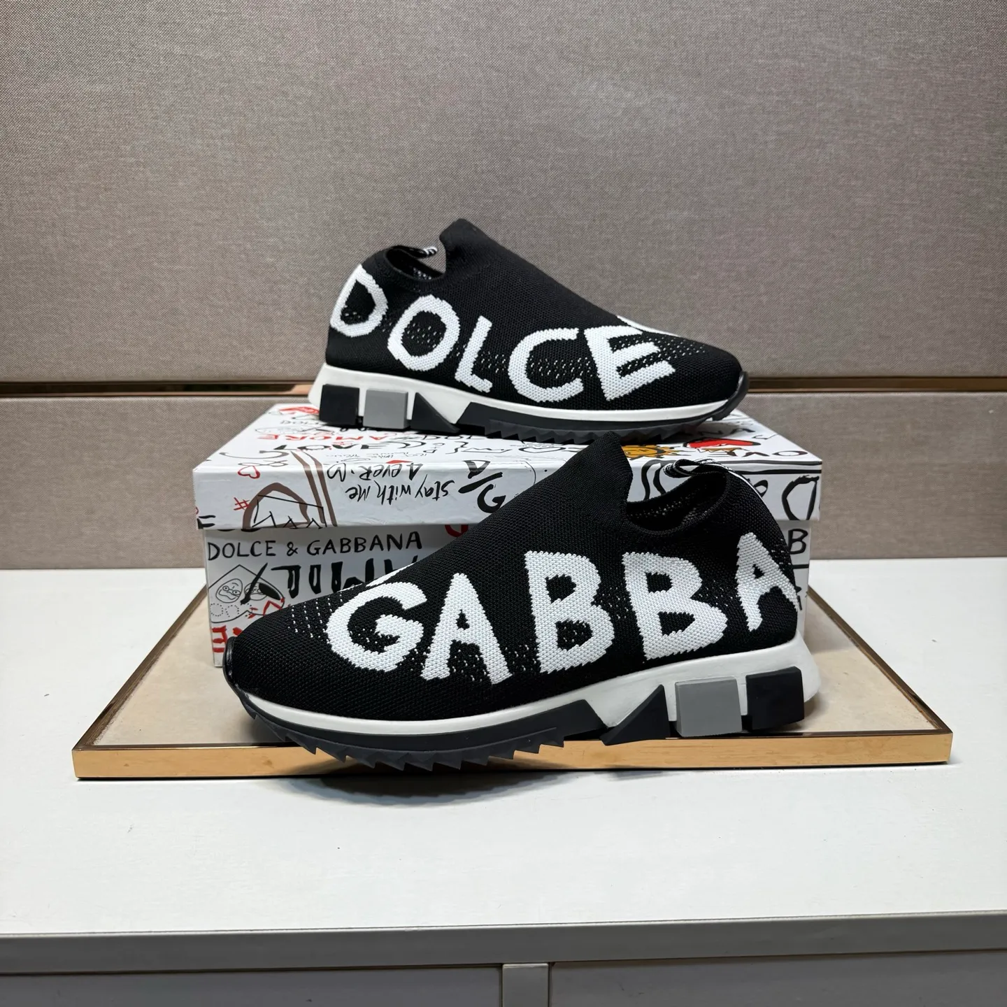 ⬛️Men's shoes 💰p340【DG～】couple casual shoes, 2025z cabinet sales simultaneously 🔶Size: 35-44#️⃣ 🔷1 color🔜The upper is made of multi-material splicing➕Mesh lining, comfortable and breathable, sole: original comfortable, wear-resistant and non-slip outsole, ⚠️Real shot📱Photographed🎬The real thing is better📢📢📢